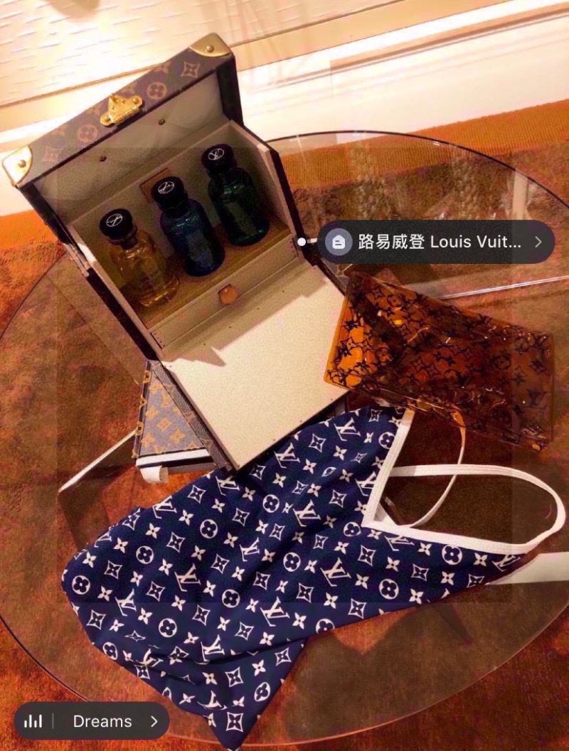 LOUIS VUITTON